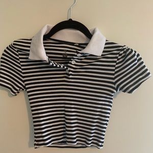 Collared crop top T-shirt